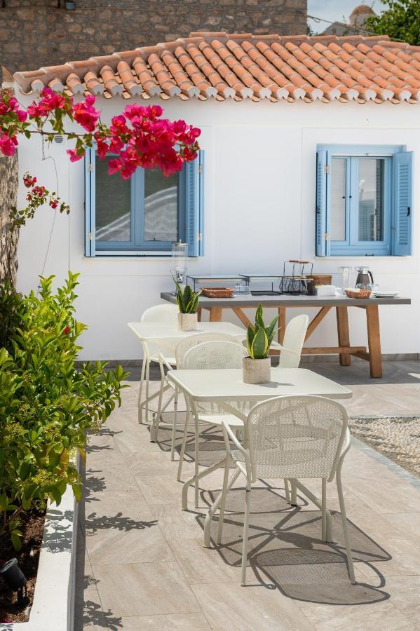 Lumiere Spetses Hotel Bagian luar foto